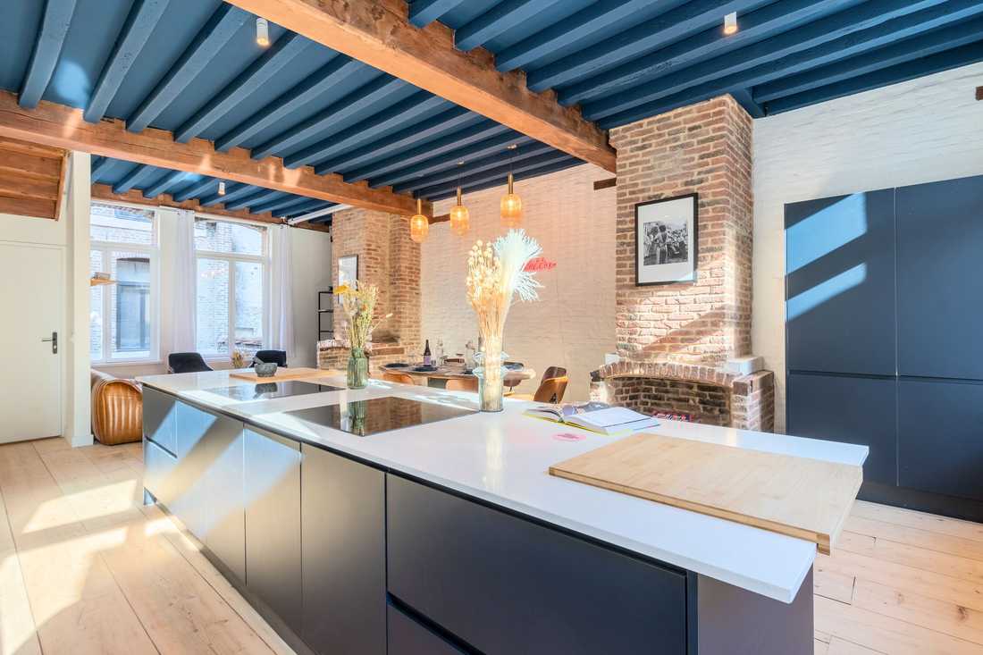 Ilôt de cuisine dans une colocation - coliving