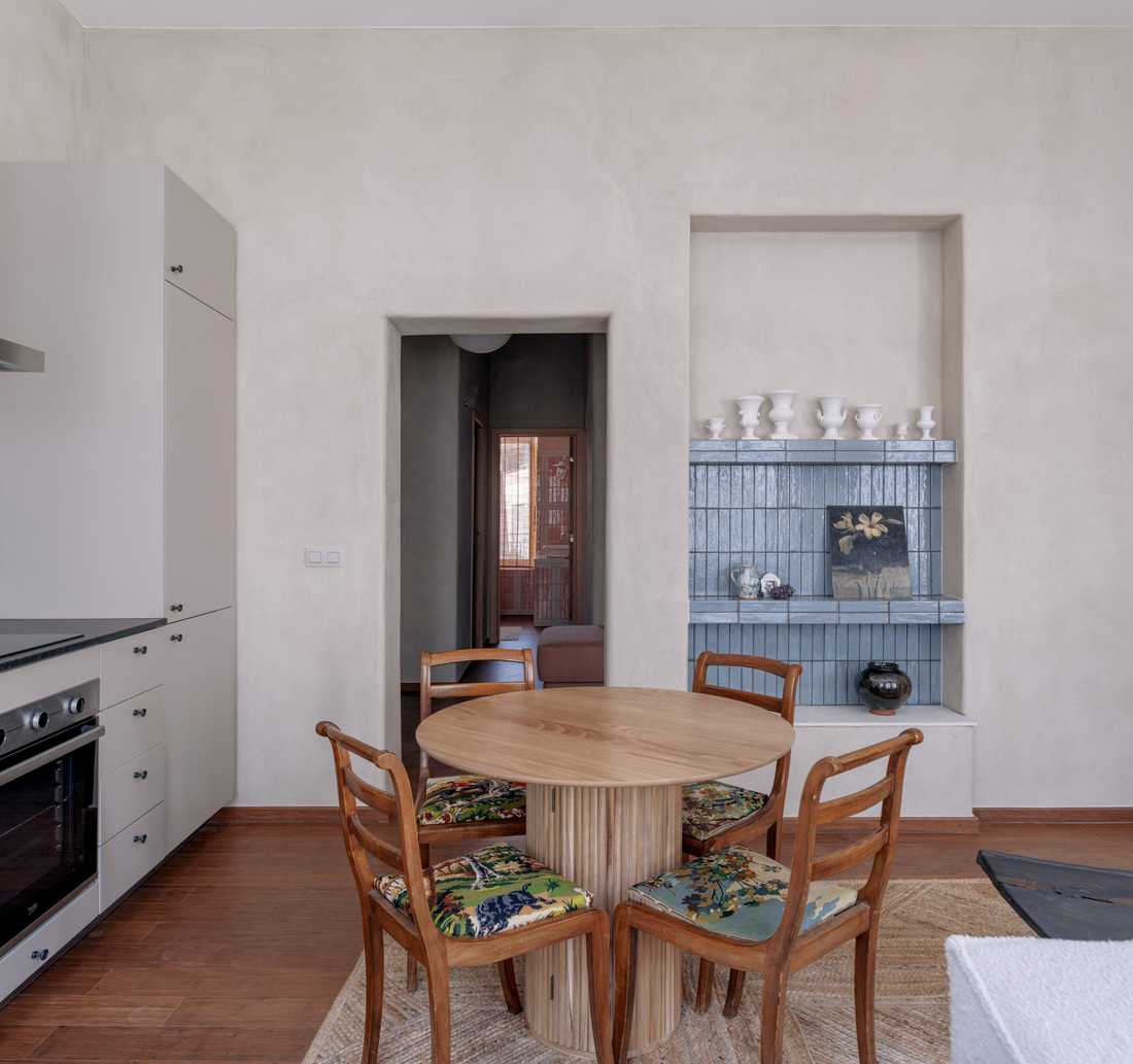 Salle à manger de l'appartement après rénovation avec un architecte à Bruxelles