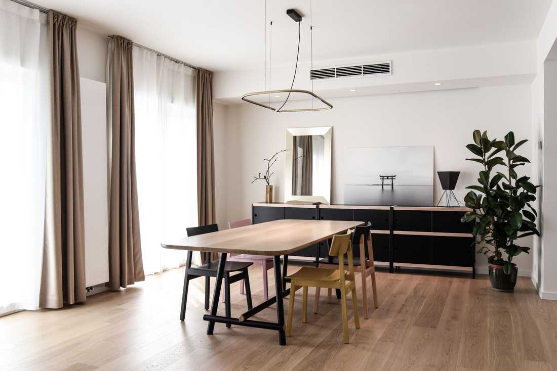 Pièce de vie ouverte sur la cuisine