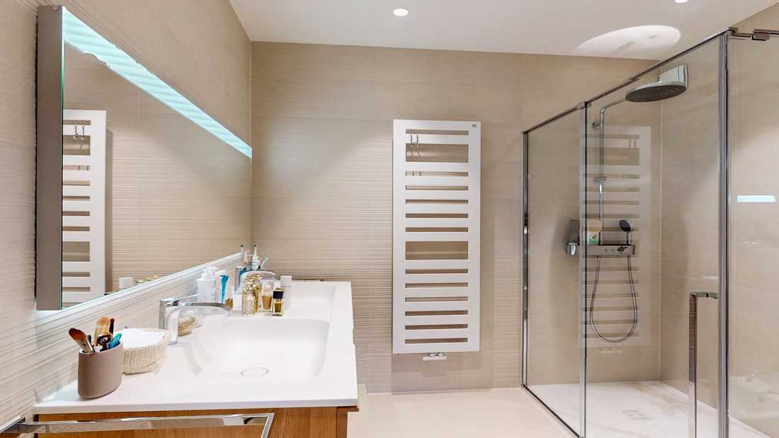 Salle de bain rénovée par un architecte d'intérieur bruxellois