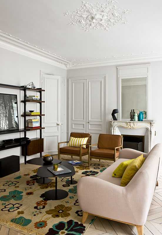 Salon d'un appartement haussmannien à Bruxelles après un relooking d'intérieur