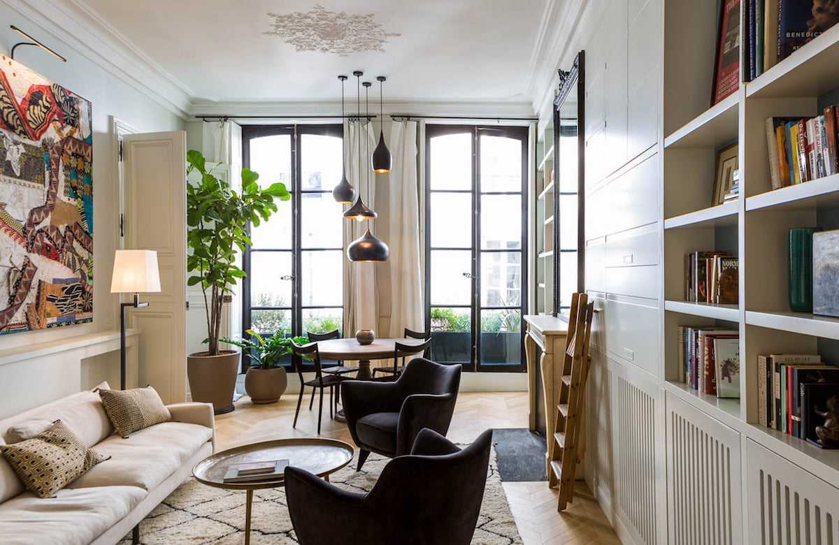 Photo inspiration: Visual Reference: Arrangement Of A High Ceiling Apartment With A French Touch