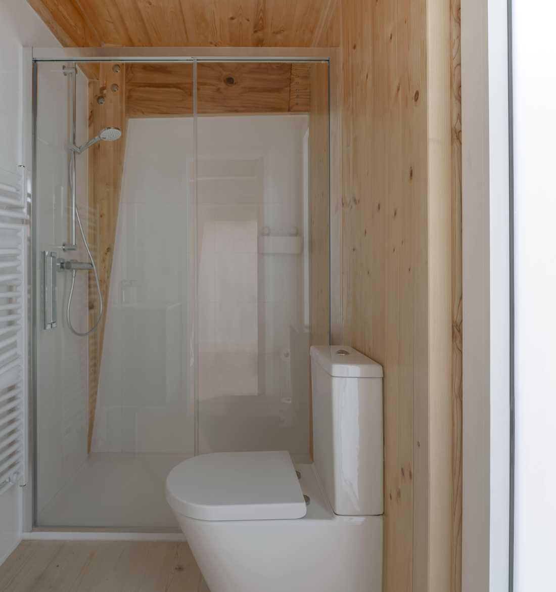 Salle de bain de la surélevation d'un appartement