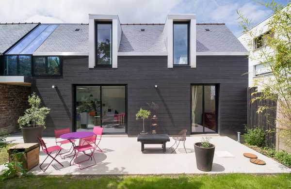 Maison mitoyenne au style contemporain réalisée par un architecte d'intérieur à Bruxelles