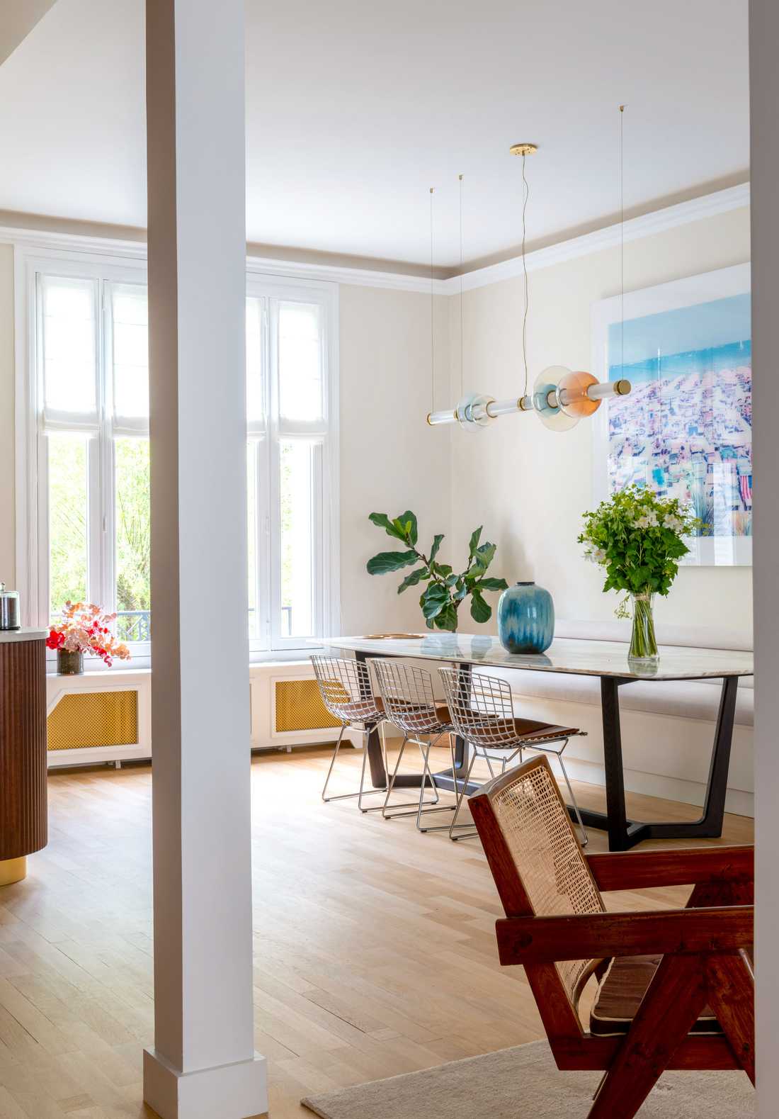 Salle à manger d'une maison à Bruxelles rénovée par un décorateur d'intérieur