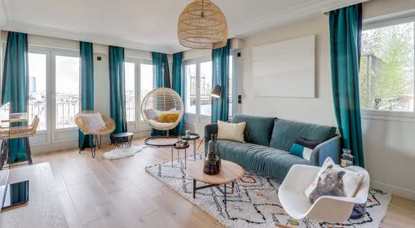 Avant - aprés de la rénovation complète d'un appartement des années 60 par un architecte d'intérieur à Bruxelles