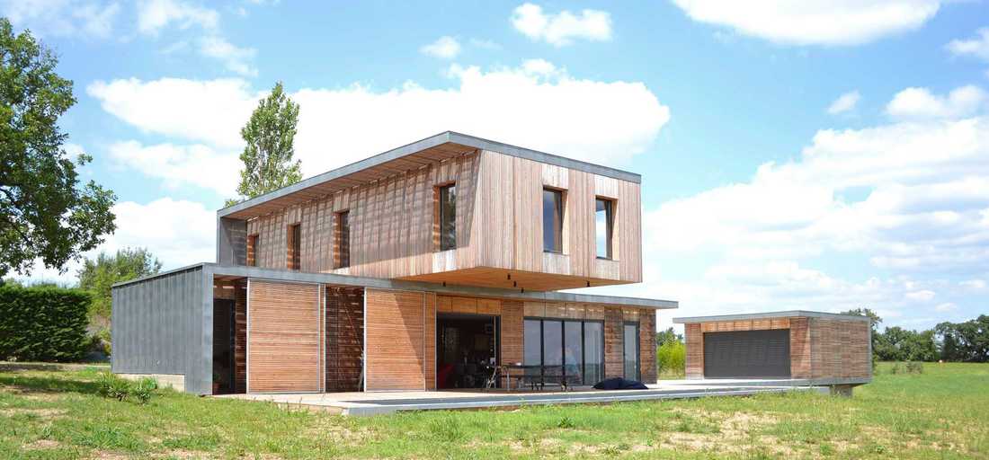 Contemporary wood and concrete house near Brussels