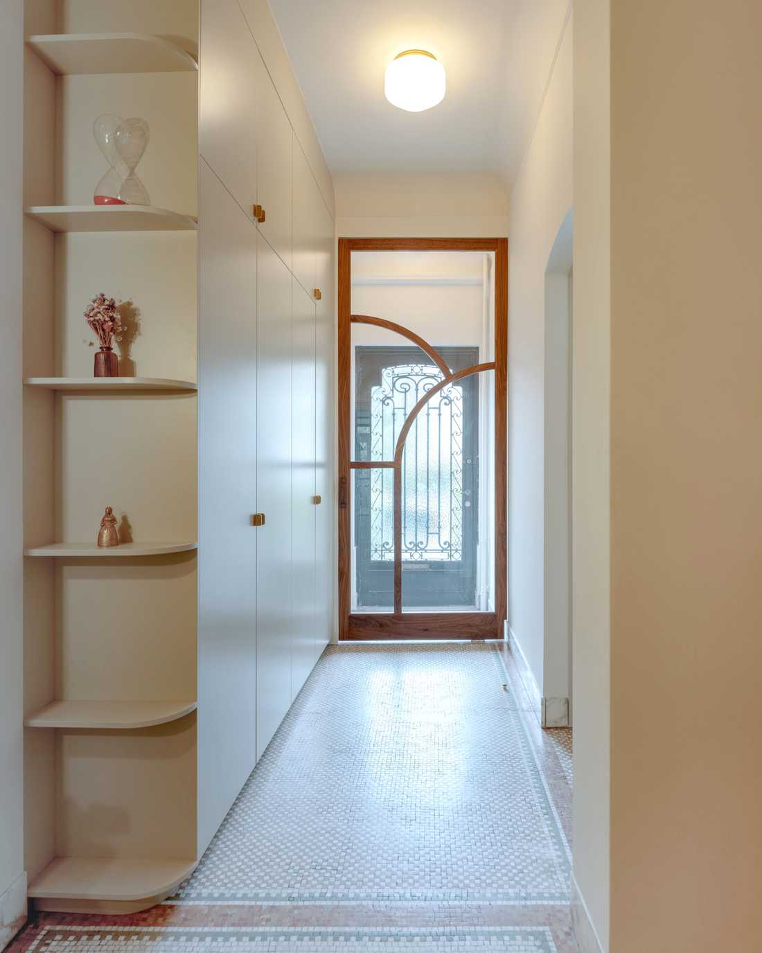 Entrée de la maison typique des maisons de maitres bruxelloises
