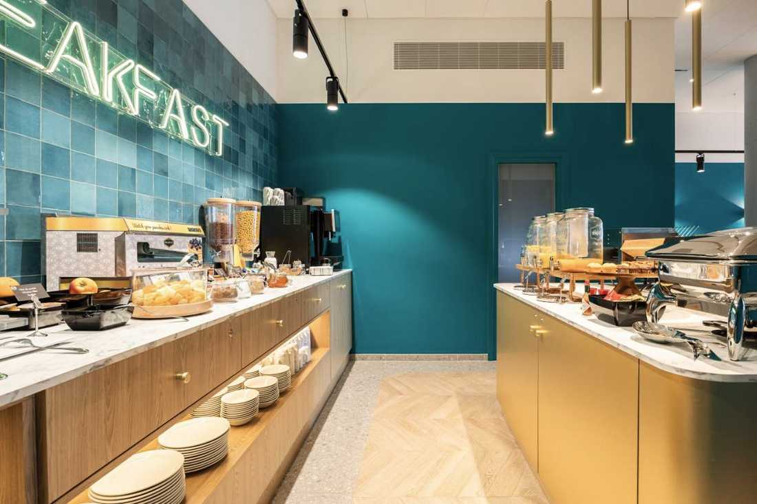 Self libre service pour la salle de petit déjeuner d'un hôtel