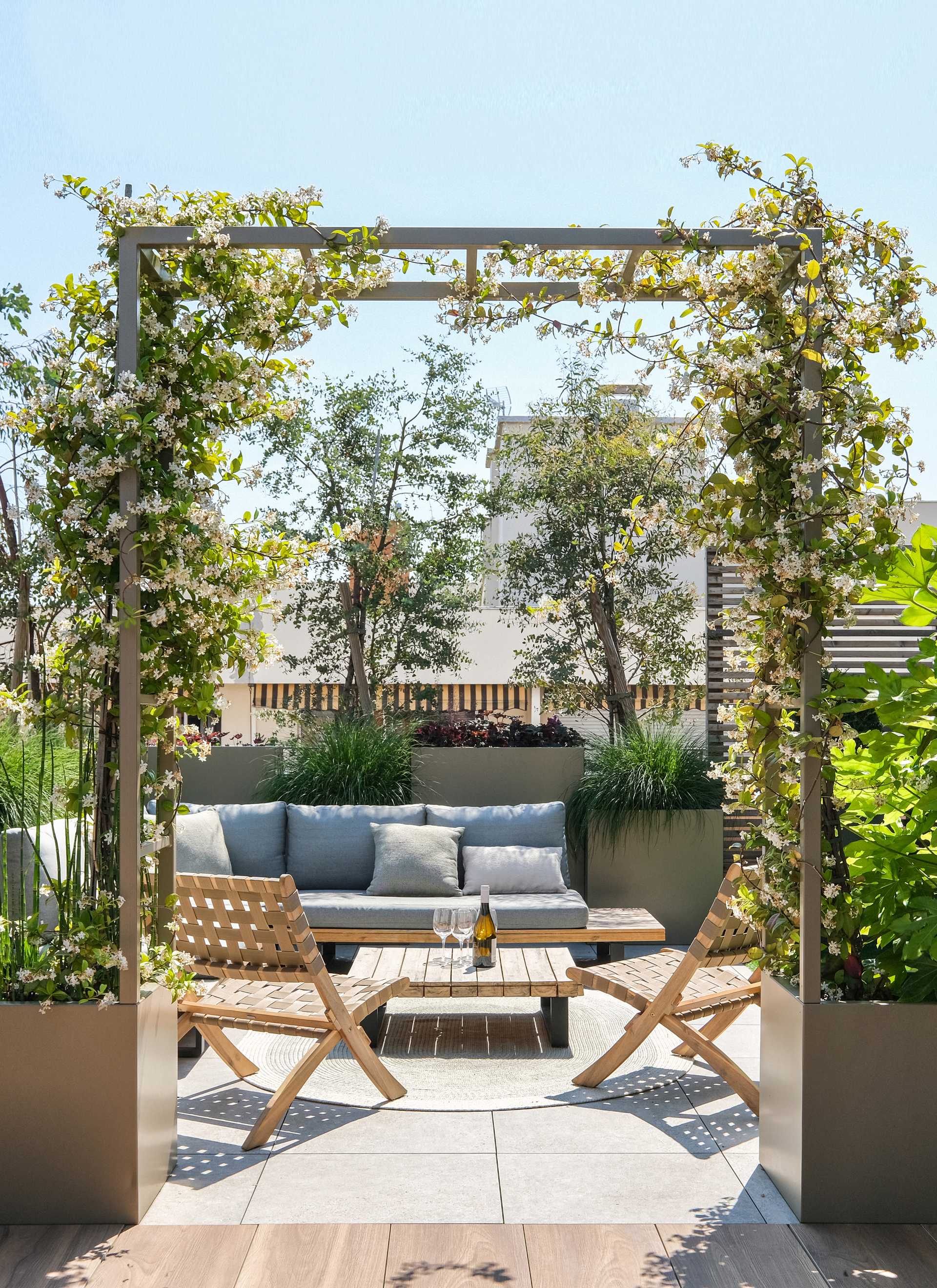 Terrasse en rooftop à Bruxelles aménagé par un paysagiste