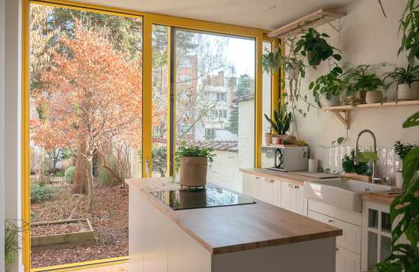Extension en rez-de-jardin pour une maison créée par un architecte à Bruxelles