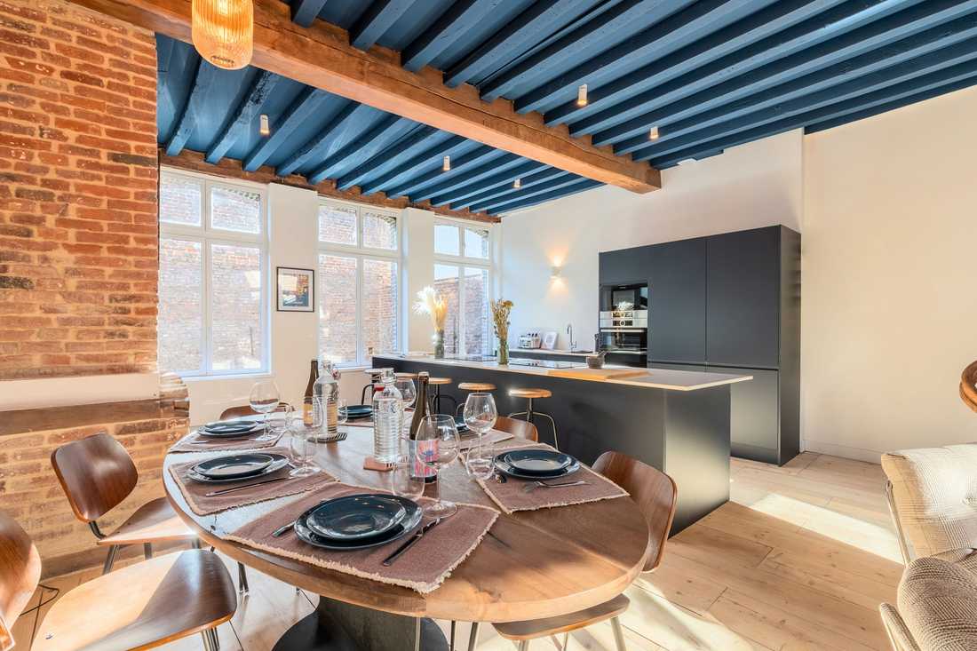 Espace repas partagé dans une maison en coliving lille