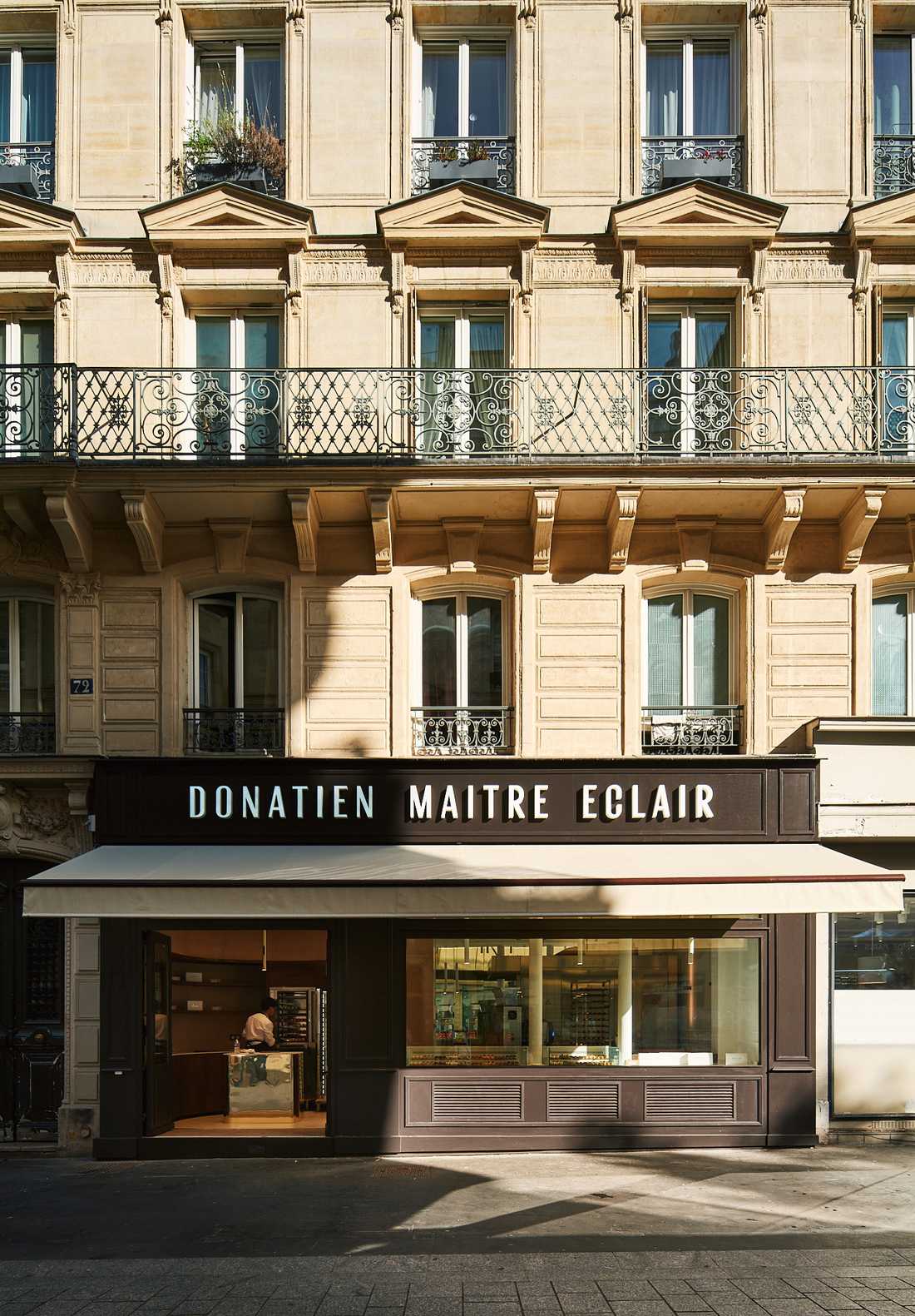 Facade of a shop after renovation work by an architect in Brussels