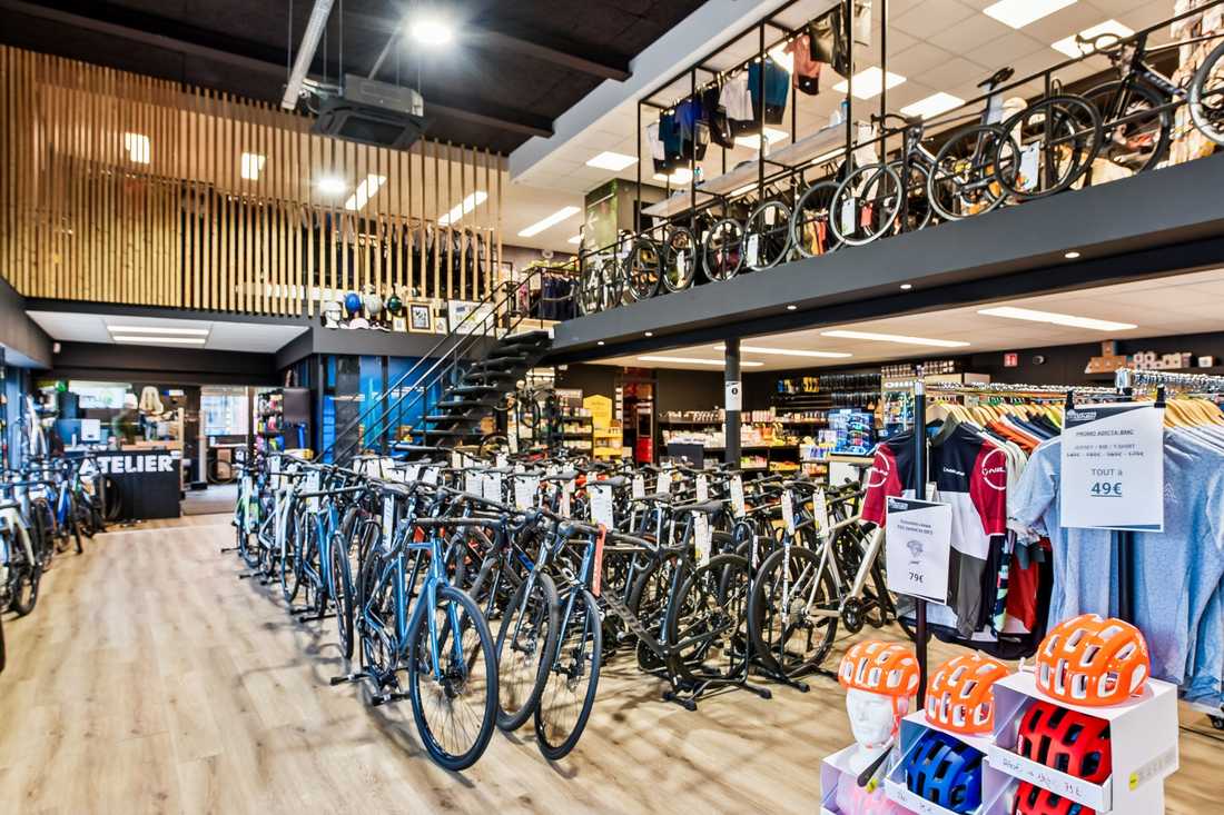 Magasin de triathlon aménagé par un architecte d'intérieur à Bruxelles