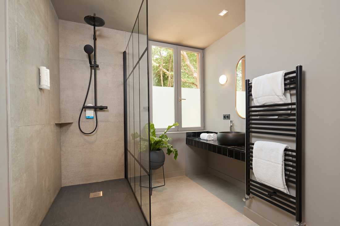 Aménagement d'un hôtel 4 étoiles ecolodge - salle de bain