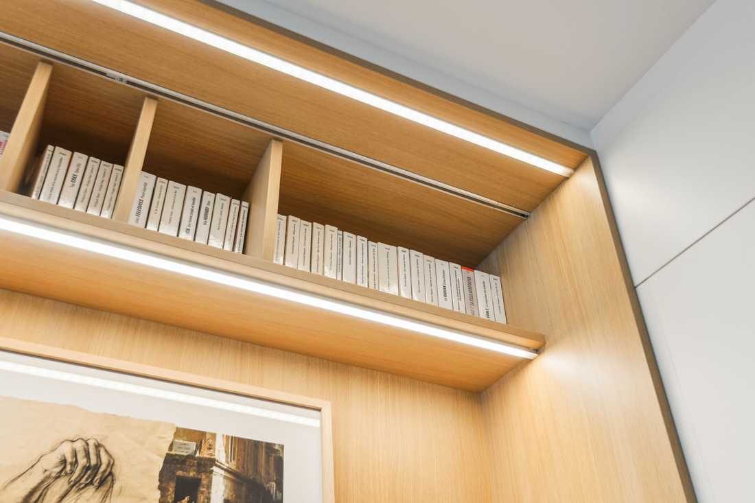 Bibliotheque avec éclairage integré