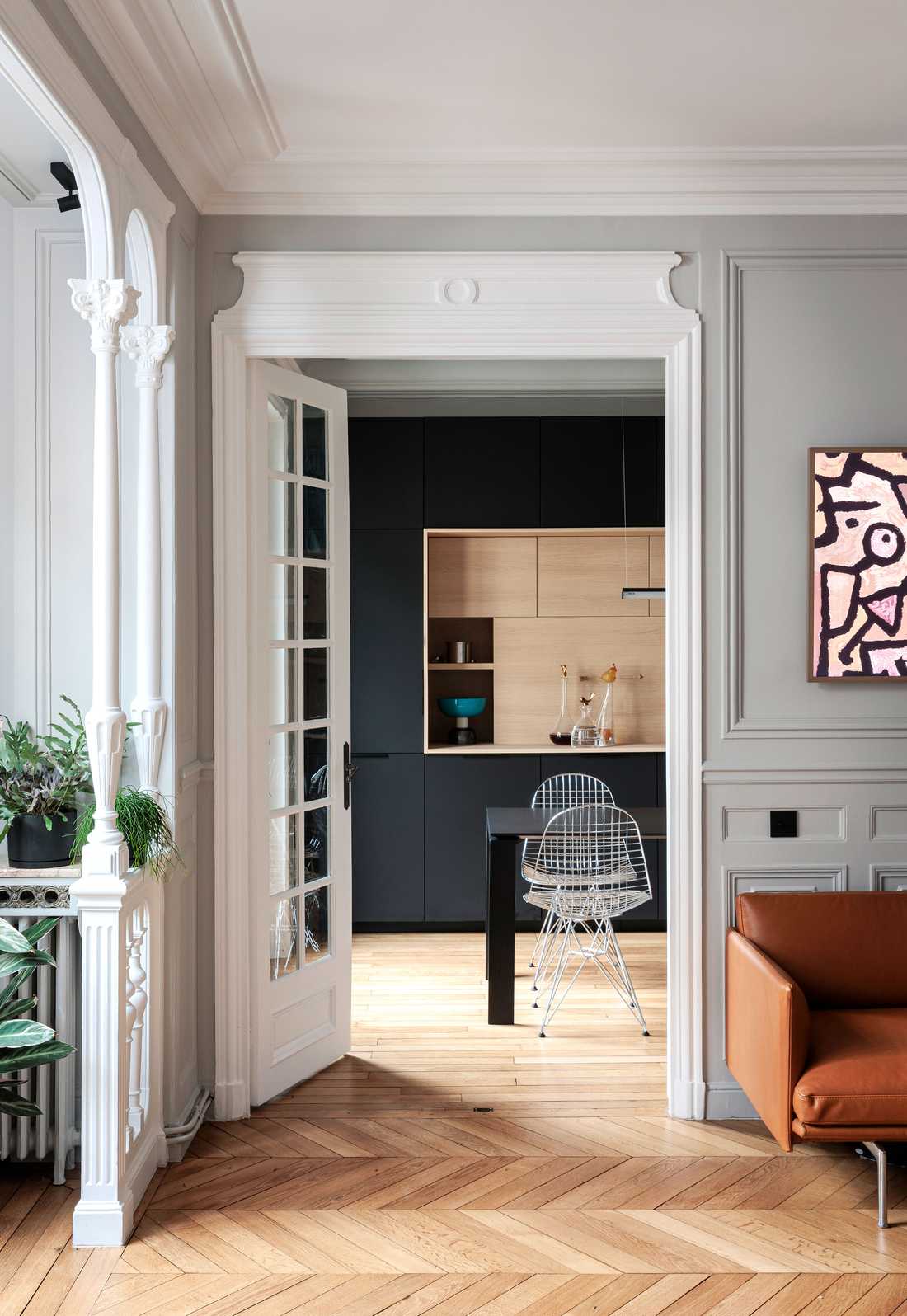 Interior designer transforms dilapidated apartment in Brussels