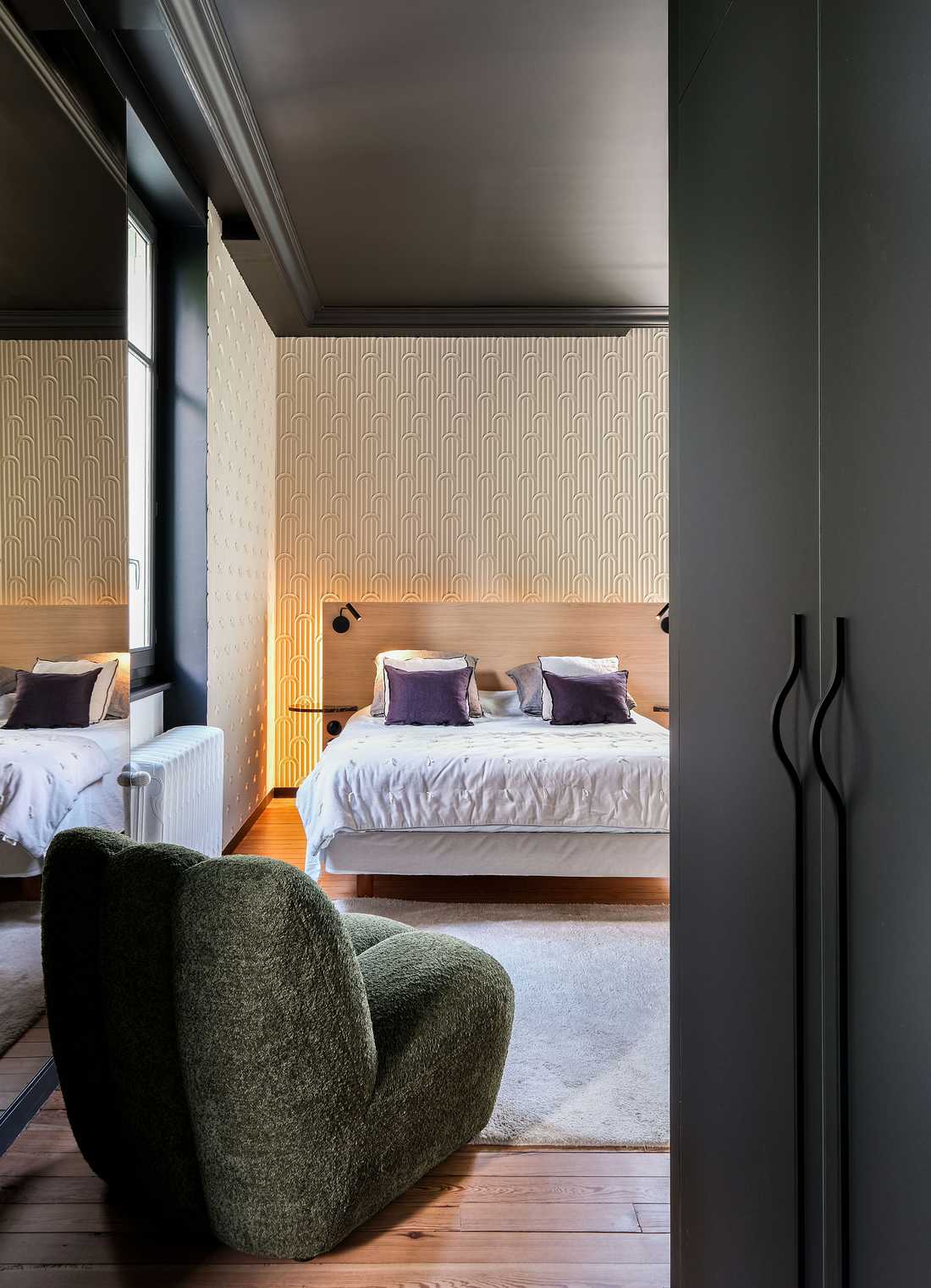 Hotel room designed by an interior designer near Brussels
