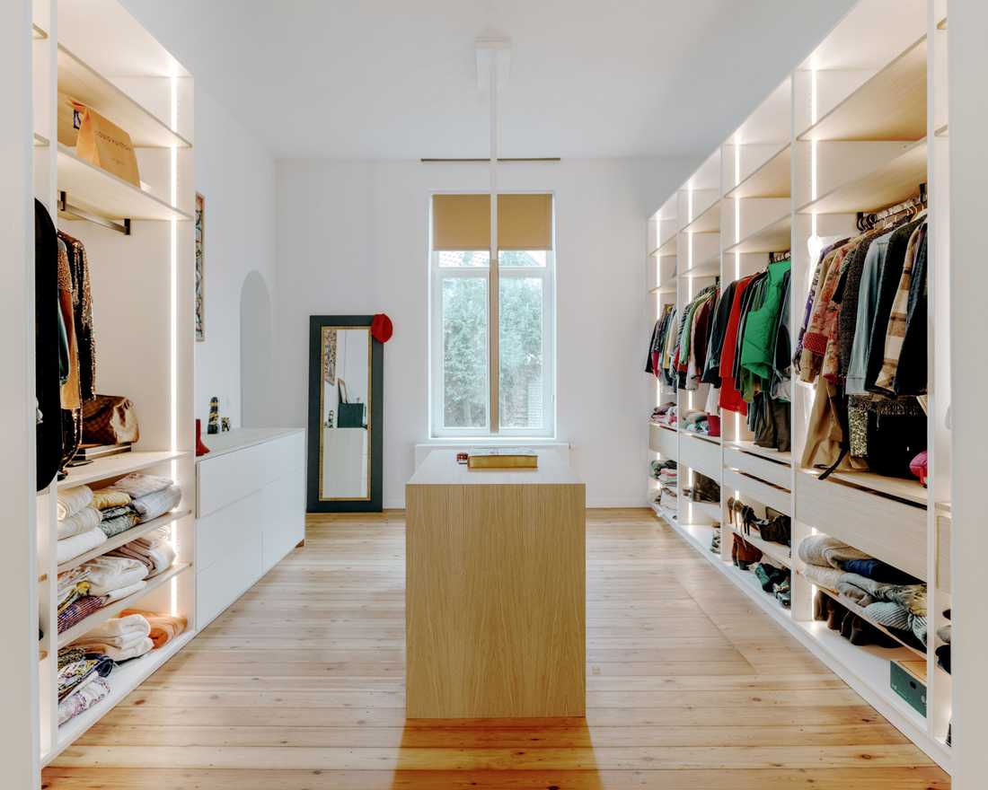 Dressing réalisé par un architecte d'intérieur à Bruxelles