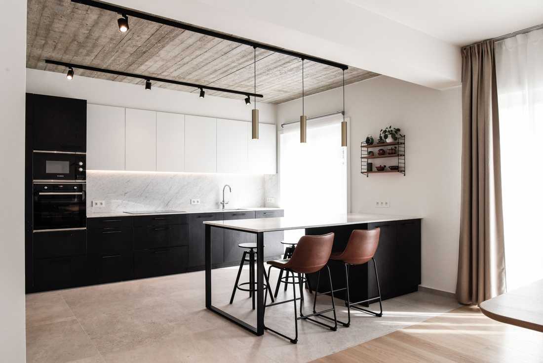 Cuisine ouvert avec îlot en marbre de Carrare