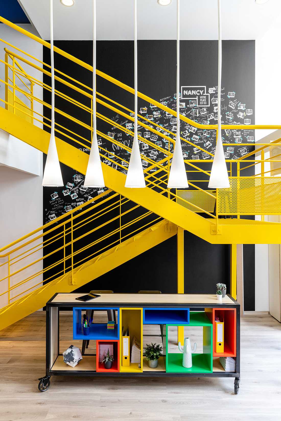 Design intérieur d'un atelier numerique dans l'agglomération bruxelloise