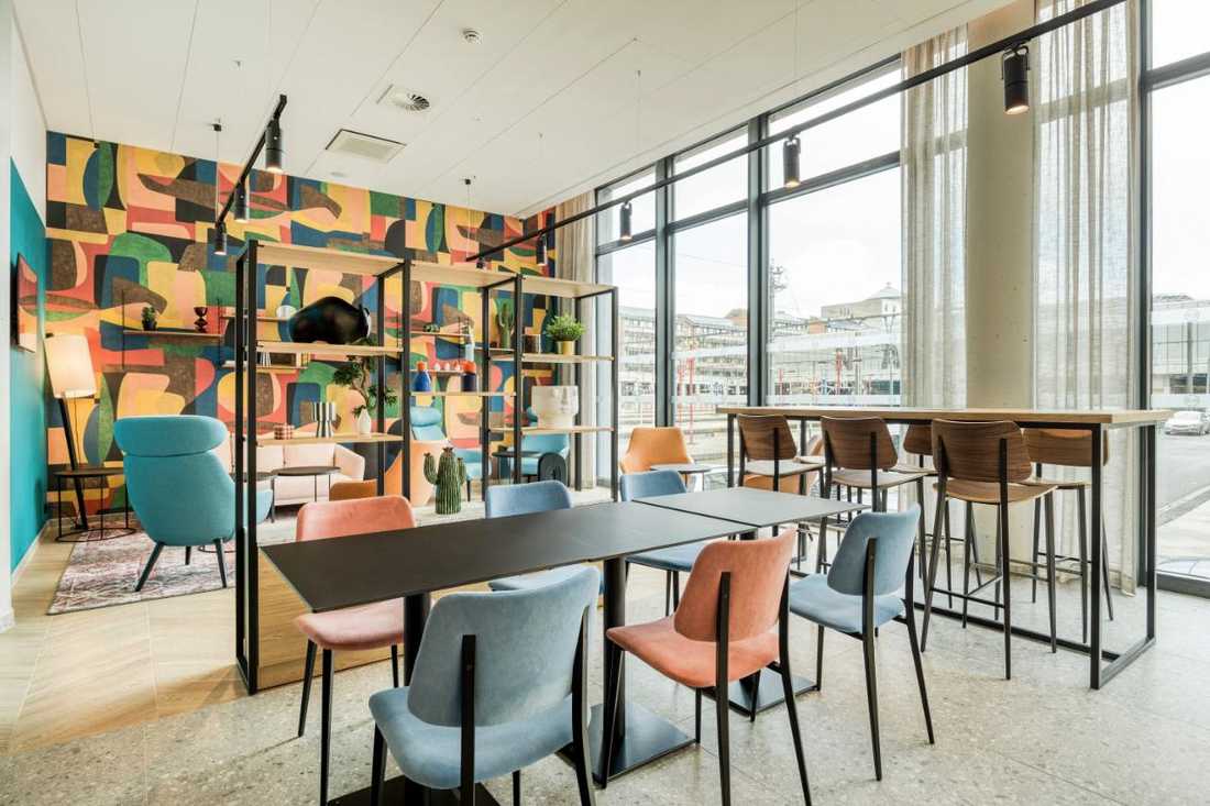 Rénovation du lobby d'un hôtel à Namur par un architecte intérieur